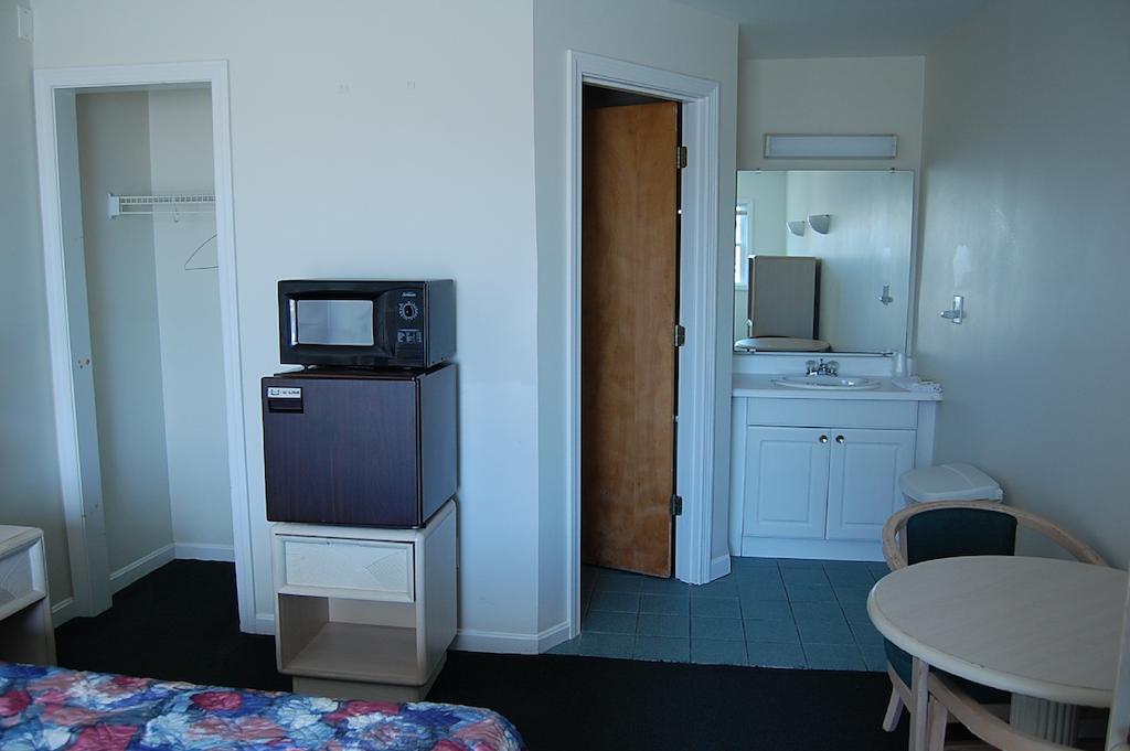 Point 1 Resort & Motel Westerly Exterior photo